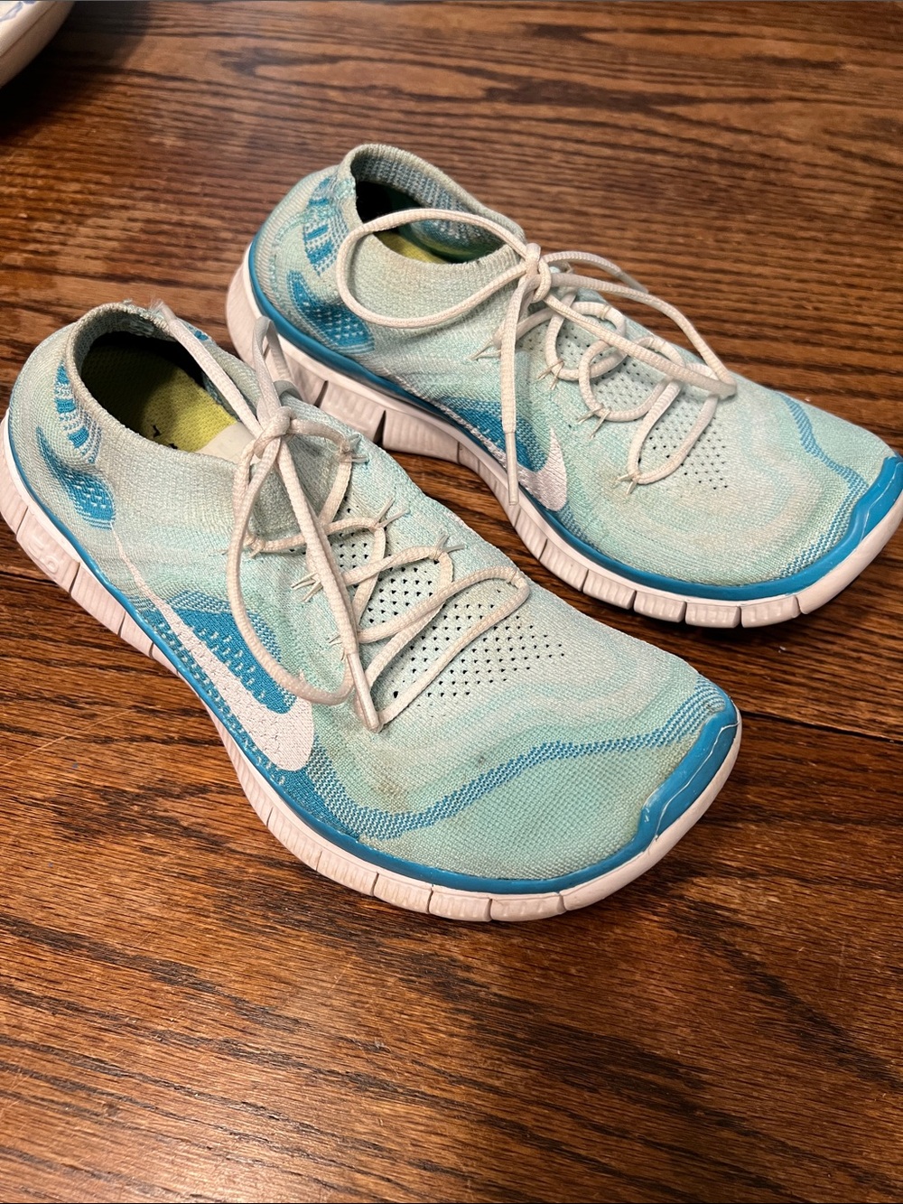 Nike Women's 5.0 Fly Knit  Light Aqua and White Knit Running Shoes